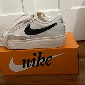 Nike Blazers Low Platform